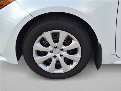 Used 2026 Toyota Corolla LE FWD image 9