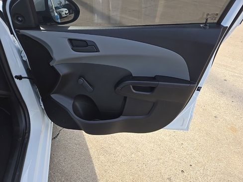 Used 2020 Chevrolet Sonic LT image 22