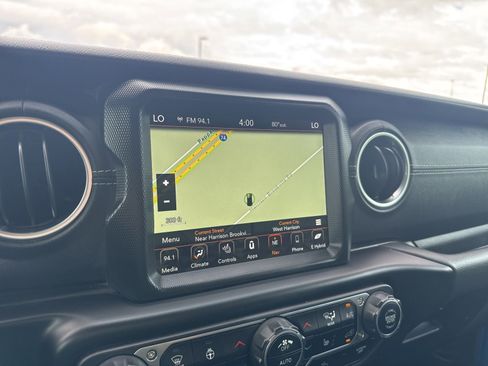 Used 2023 Jeep Wrangler Unlimited Sahara w/ Cold Weather Group AWD/4WD image 27