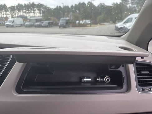 Used 2015 Kia Sedona SX Limited image 33