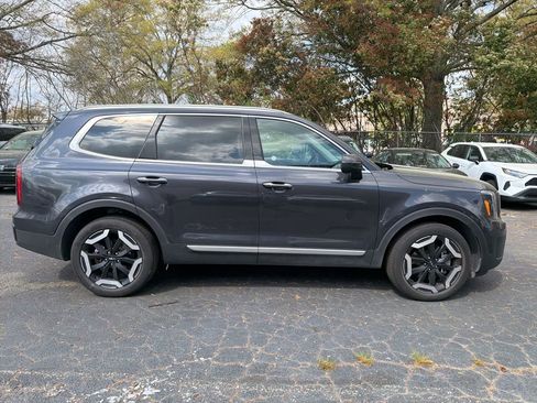 Used 2025 Kia Telluride S image 4