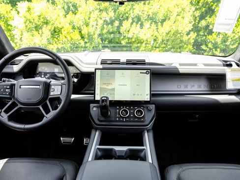 New 2026 Land Rover Defender 130 V8 AWD/4WD image 18
