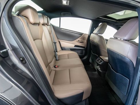 Used 2023 Lexus ES 350 w/ Premium Package FWD image 11