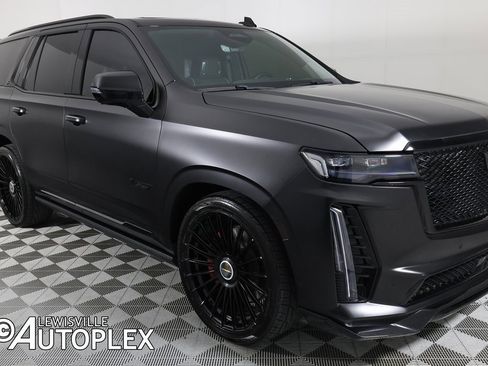 Used 2024 Cadillac Escalade V w/ LPO, ONYX Package image 3