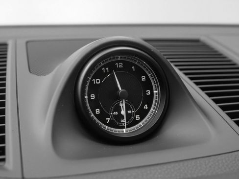 Used 2025 Porsche Macan image 29