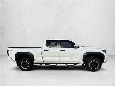 Used 2024 Toyota Tacoma TRD Off-Road w/ TRD Off Road Upgrade Package AWD/4WD image 4