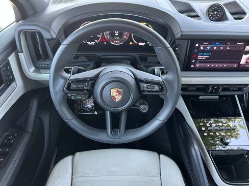 Certified 2025 Porsche Cayenne GTS AWD/4WD image 15