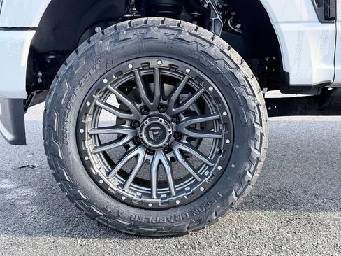 Used 2025 Ford F250 Platinum image 35