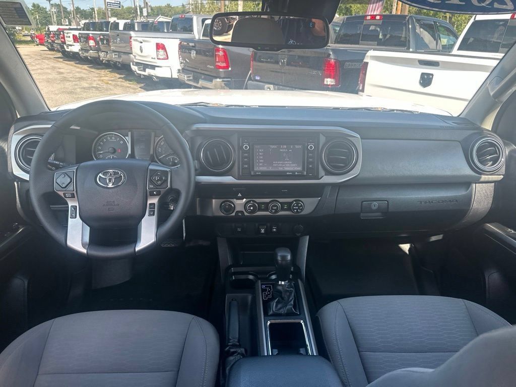 Used 2019 Toyota Tacoma SR5 AWD/4WD image 17
