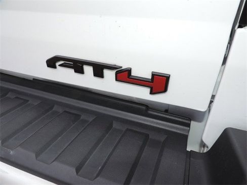 Used 2022 GMC Canyon AT4 image 19
