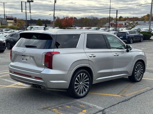 Used 2023 Hyundai Palisade Calligraphy image 5