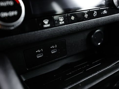 Used 2025 Mitsubishi Outlander ES FWD image 29