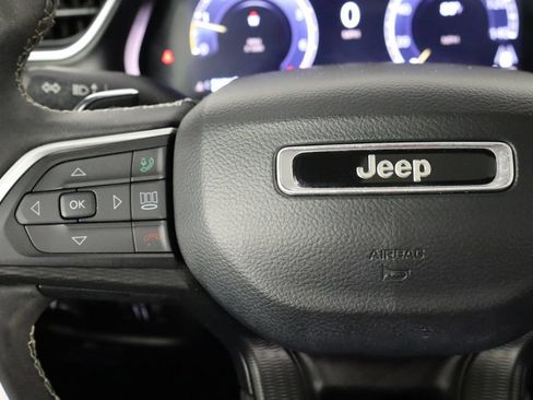 Used 2023 Jeep Grand Cherokee Laredo w/ Luxury Tech Group I AWD/4WD image 8