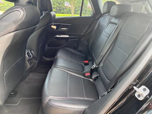 Used 2024 Mercedes-Benz GLC 300 image 13