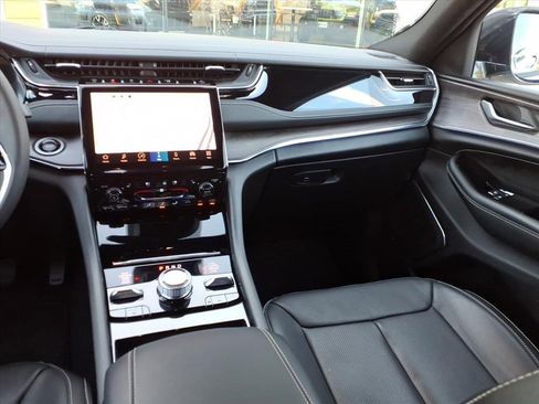 Used 2024 Jeep Grand Cherokee Overland w/ Trailer Tow Package image 16