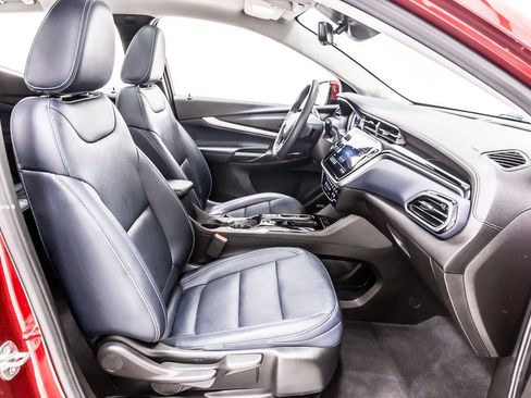 Used 2022 Chevrolet Bolt EUV Premier w/ Sun & Sound Package FWD image 32