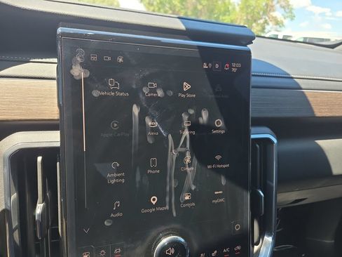 Used 2025 GMC Acadia Denali FWD image 23
