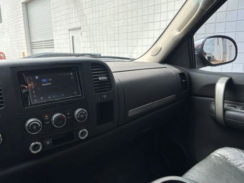 Used 2009 Chevrolet Silverado 1500 LT w/ Power Pack Plus AWD/4WD image 13