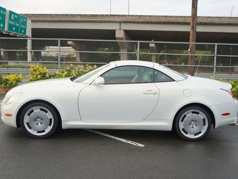 Used 2002 Lexus SC 430 Convertible image 2