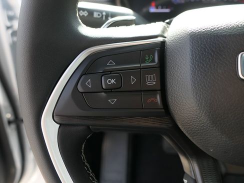 Used 2025 Jeep Grand Cherokee Laredo X image 12