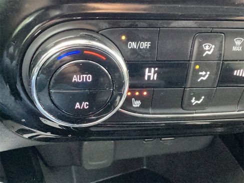 Used 2024 Chevrolet Trax LT w/ LT Convenience Package image 30