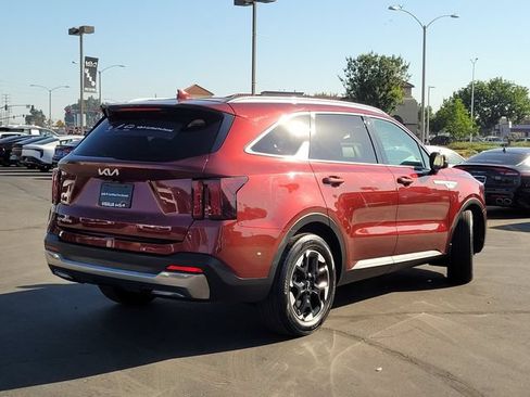 Certified 2024 Kia Sorento S FWD image 6