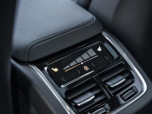 New 2026 Volvo XC60 B5 Ultra w/ Protection Package Premier image 34