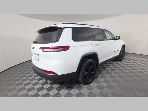 Used 2023 Jeep Grand Cherokee L Laredo RWD image 40