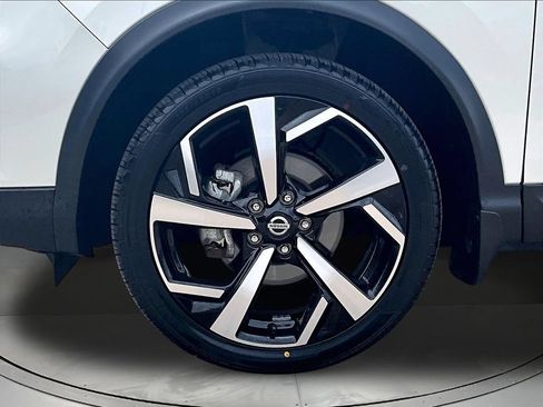 Used 2022 Nissan Rogue Sport SL w/ Premium Package AWD/4WD image 35