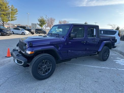 New 2026 Jeep Gladiator Sport image 13