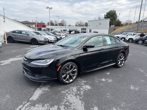 Used 2016 Chrysler 200 S w/ Navigation & Sound Group I image 4