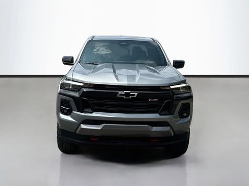 Used 2026 Chevrolet Colorado Z71 w/ Technology Package AWD/4WD image 2
