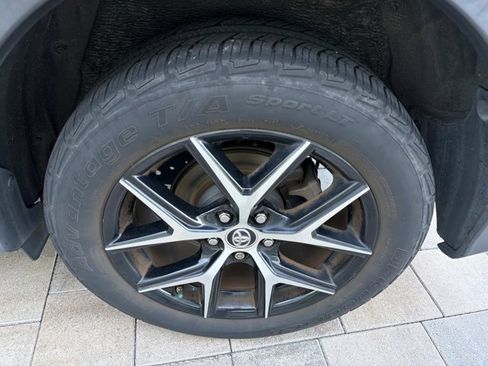 Used 2016 Toyota RAV4 SE FWD image 34
