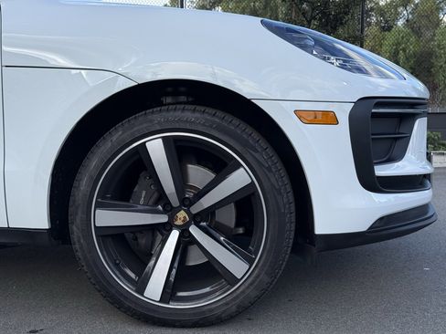 Used 2024 Porsche Macan image 12
