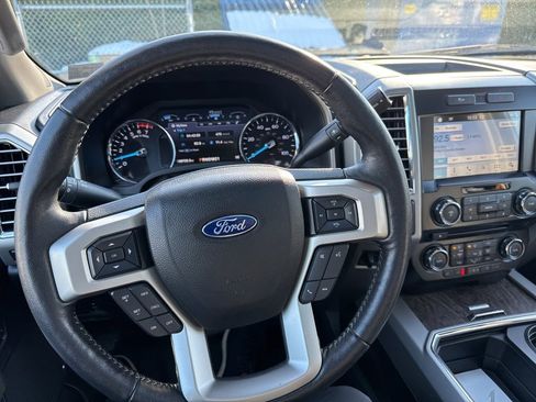 Used 2017 Ford F250 Lariat w/ Lariat Ultimate Package image 10