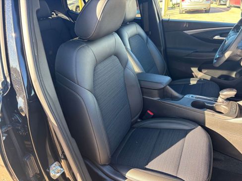 Used 2025 Buick Envista Preferred image 34