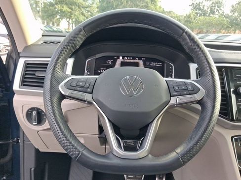 Certified 2022 Volkswagen Atlas SEL R-Line AWD/4WD image 18