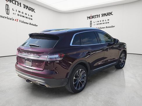 Used 2022 Lincoln Nautilus Reserve AWD/4WD image 5