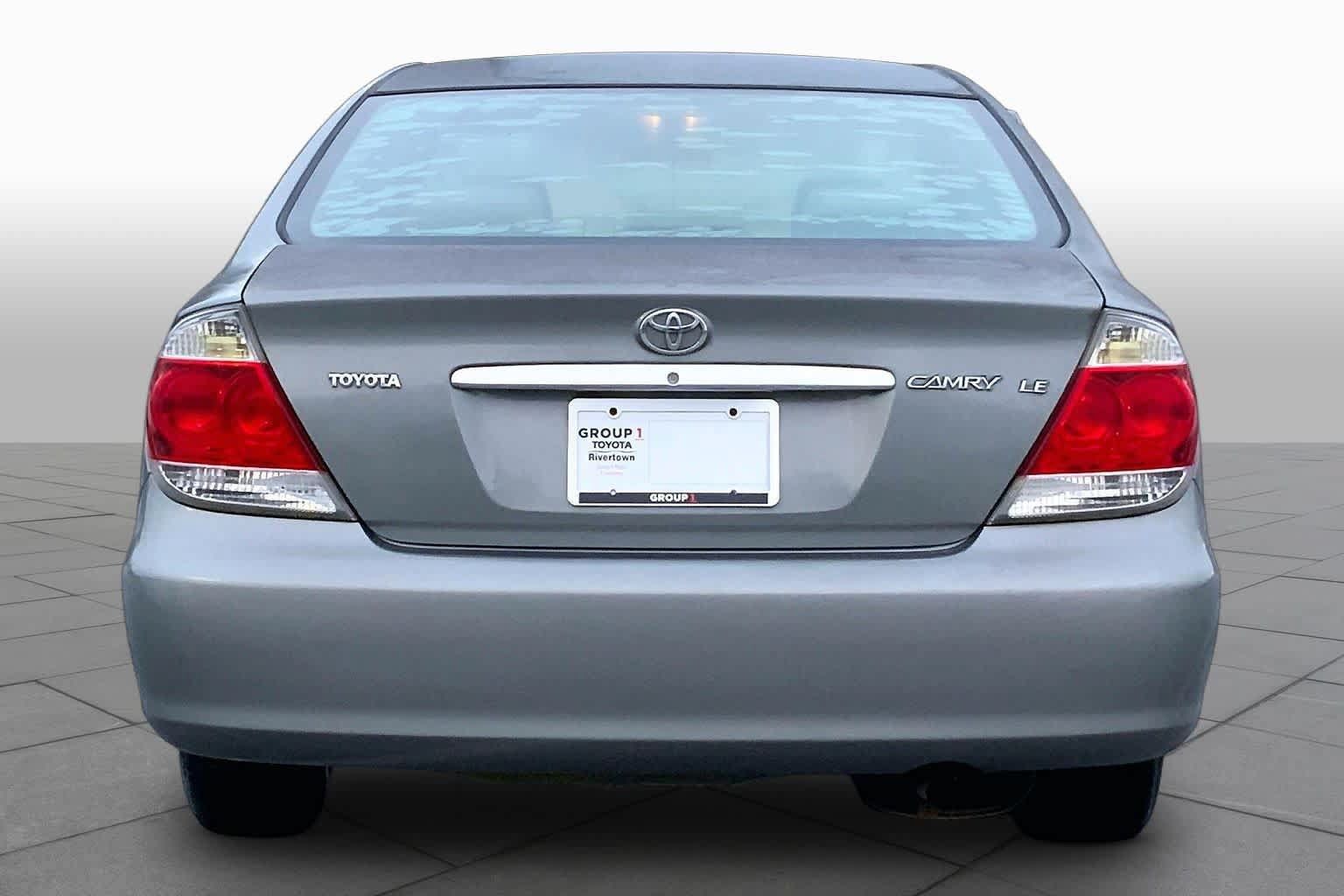Used 2005 Toyota Camry FWD image 4