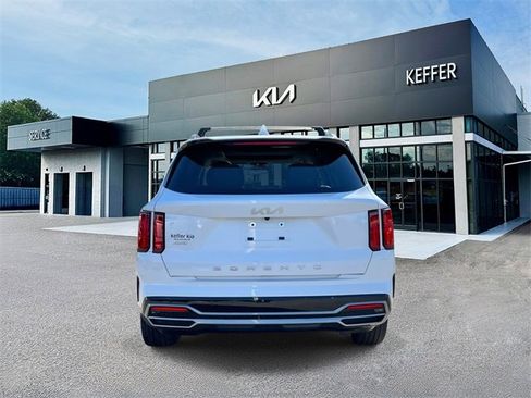 Certified 2022 Kia Sorento SX image 7