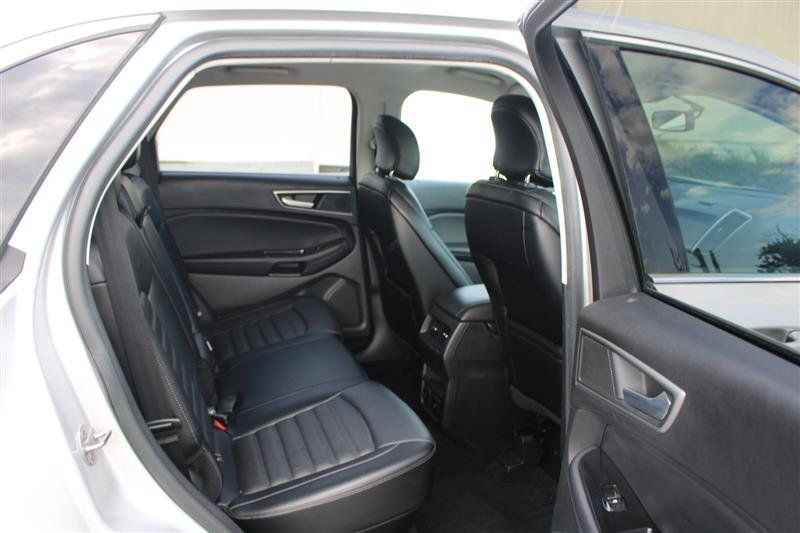 Used 2016 Ford Edge SEL w/ Equipment Group 201A FWD image 14
