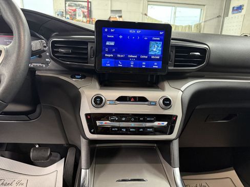 Used 2023 Ford Explorer XLT w/ Equipment Group 202A image 14