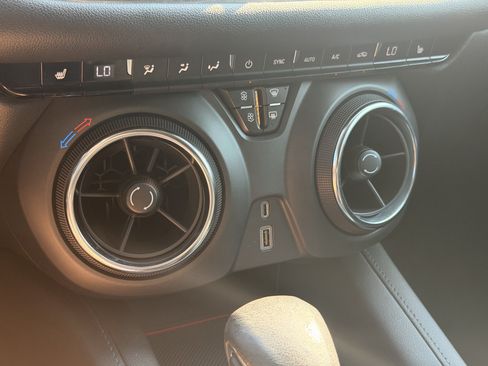 Used 2020 Chevrolet Blazer LT FWD image 35