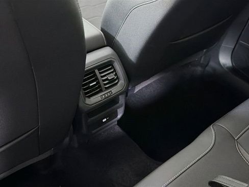 New 2025 Volkswagen Taos SE image 25