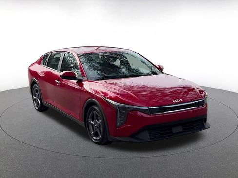 Used 2025 Kia K4 LXS image 3
