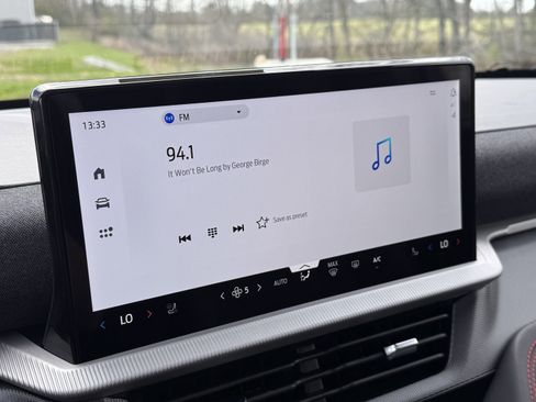 New 2026 Ford Explorer ST-Line w/ ST-Line Street Pack image 17