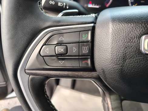 Certified 2024 Jeep Grand Cherokee Limited image 33