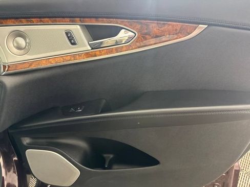 Used 2018 Lincoln MKX Reserve w/ Luxury Package AWD/4WD image 22