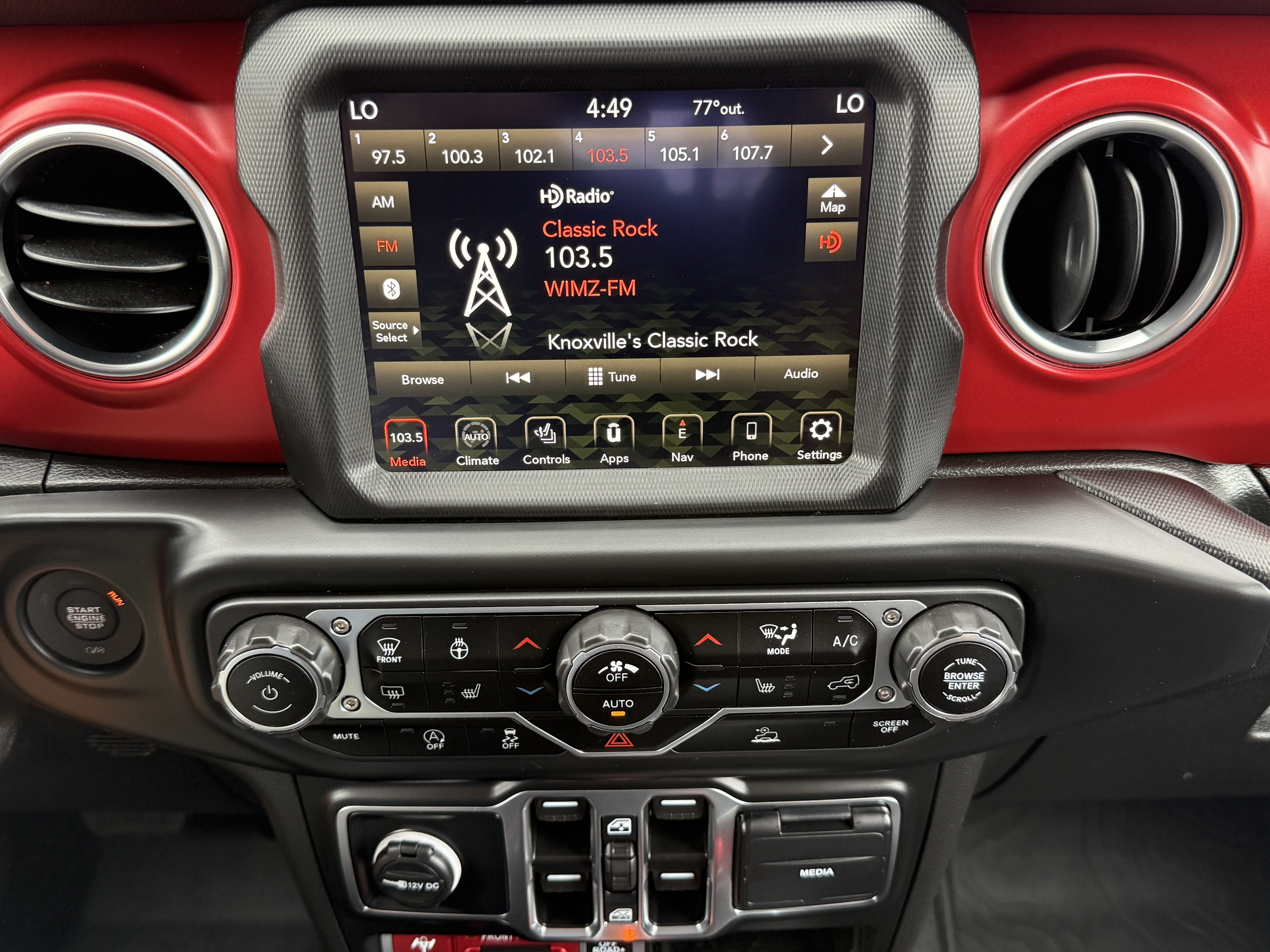 Used 2023 Jeep Gladiator Rubicon w/ Cold Weather Group AWD/4WD image 27