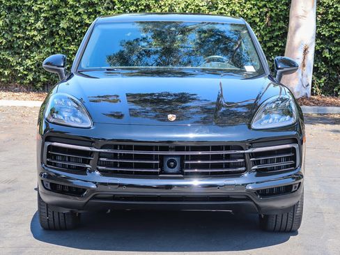 Used 2021 Porsche Cayenne Coupe AWD/4WD image 2